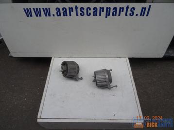motorsteun mercedes w 204   2042400217 beschikbaar voor biedingen