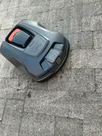 Husqvarna 315x robotmaaier met lader en extra's, Tuin en Terras, Robotmaaiers, Ophalen, Gebruikt, Meer dan 25 cm, Met regensensor