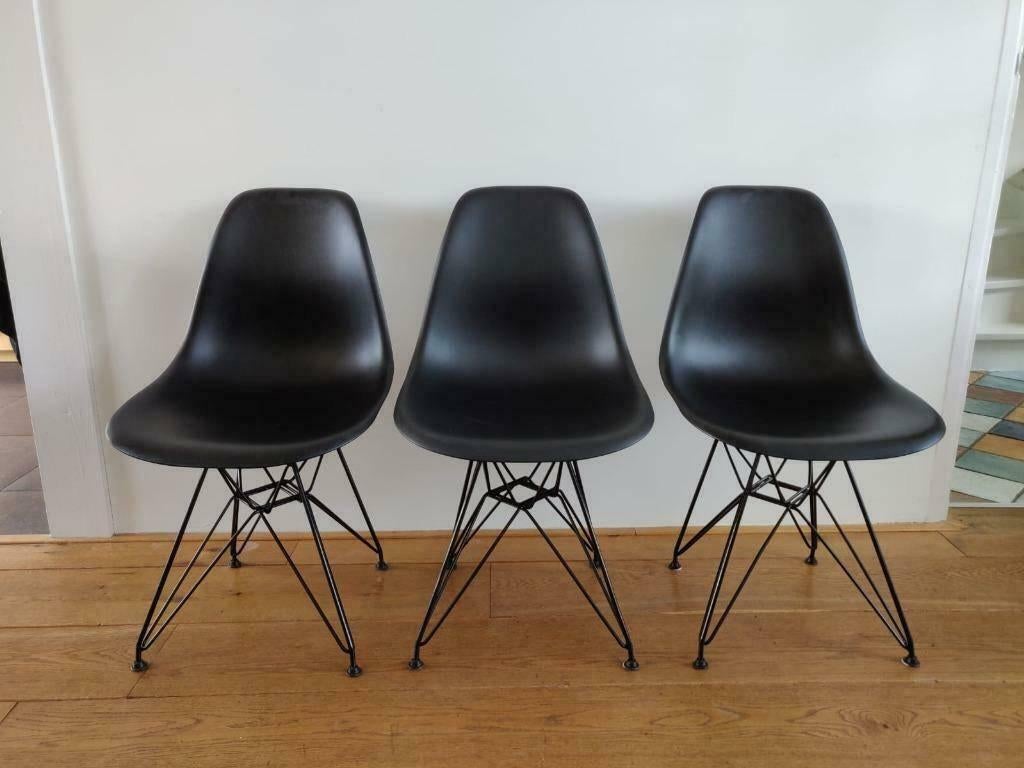 Eames DSR Full Black Edition 3x, Huis en Inrichting, Stoelen, Ophalen, Zo goed als nieuw, Zwart, Drie