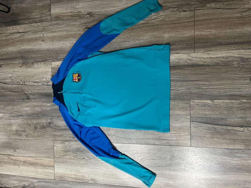 Barcelona Trainingspak, Shirt & Longsleeve - Goede Kwaliteit, Sport en Fitness, Voetbal, Ophalen of Verzenden, Gebruikt, Trainingspak