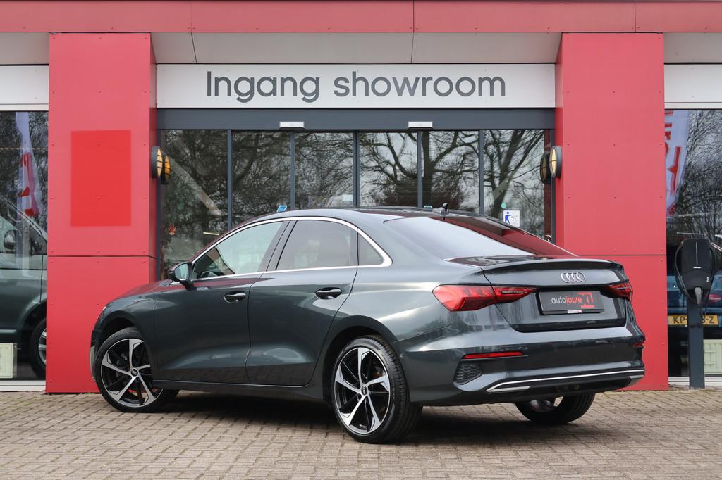 Audi A3 Limousine 30 TFSI Business edition | Origineel NL |, Auto's, Stof, Gebruikt, 23 km/l, Bedrijf