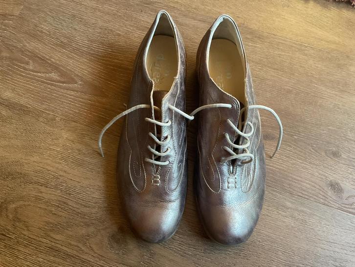 Durea 40 g 6.5 g bijna nieuw 40g 6.5g leren sneaker schoenen, Kleding | Dames, Schoenen, Zo goed als nieuw, Sneakers of Gympen