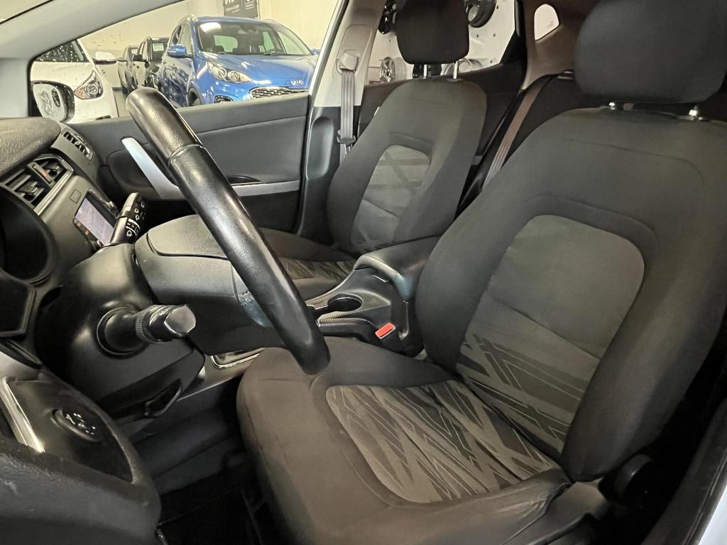 Kia cee'd 1.6 GDI First Edition 17" Privacy Glass, mooie lux, Voorwielaandrijving, Gebruikt, 4 cilinders, Wit