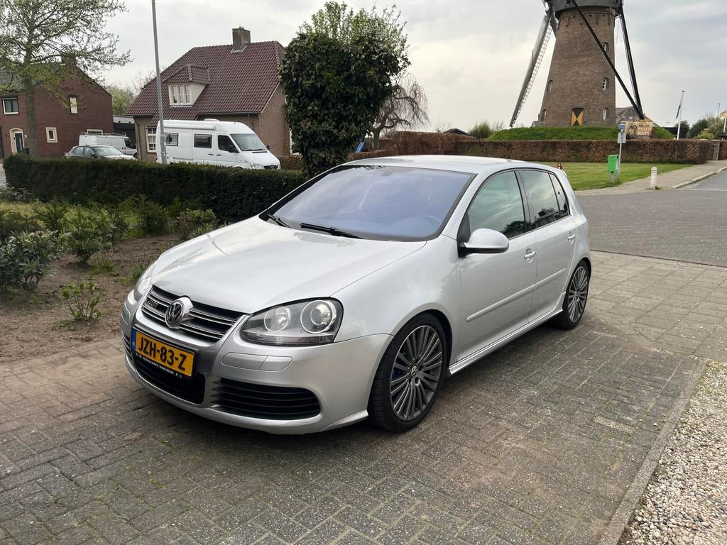 Volkswagen Golf 3.2 V6 184KW R32 5D 4M AUT 2005 Grijs, Auto's, Automaat, 3189 cc, 10 km/l, Vierwielaandrijving