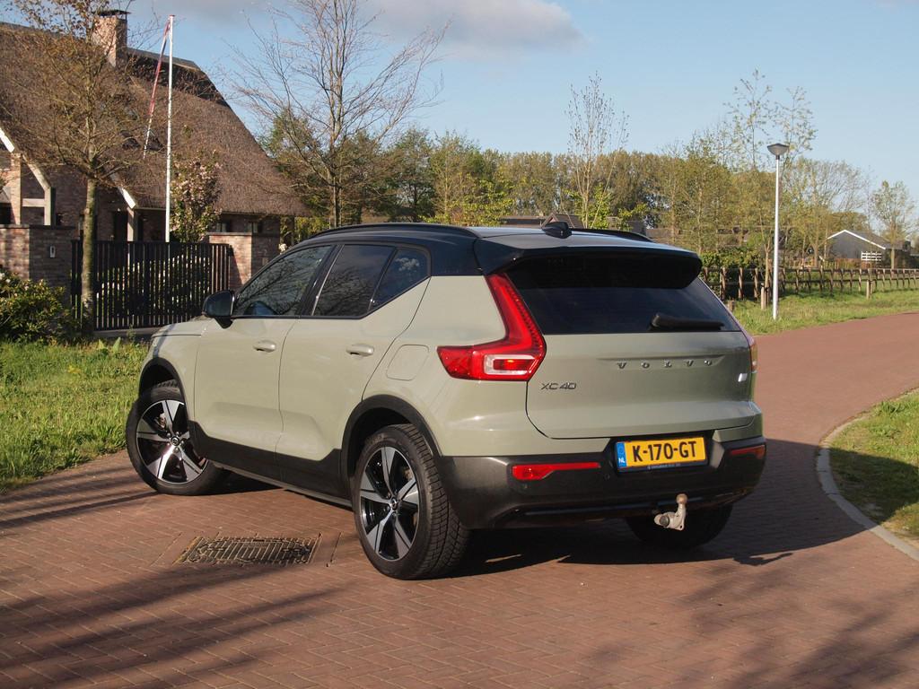 Volvo XC40 Recharge P8 AWD R-Design | SOH 94% | Trekhaak | C, Auto's, Volvo, Gebruikt, Origineel Nederlands, 430 km, Vierwielaandrijving