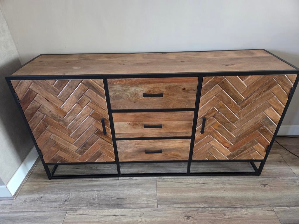 Dressoir mangohout vissgraat, Huis en Inrichting, Kasten | Dressoirs, Ophalen, 25 tot 50 cm, Metaal