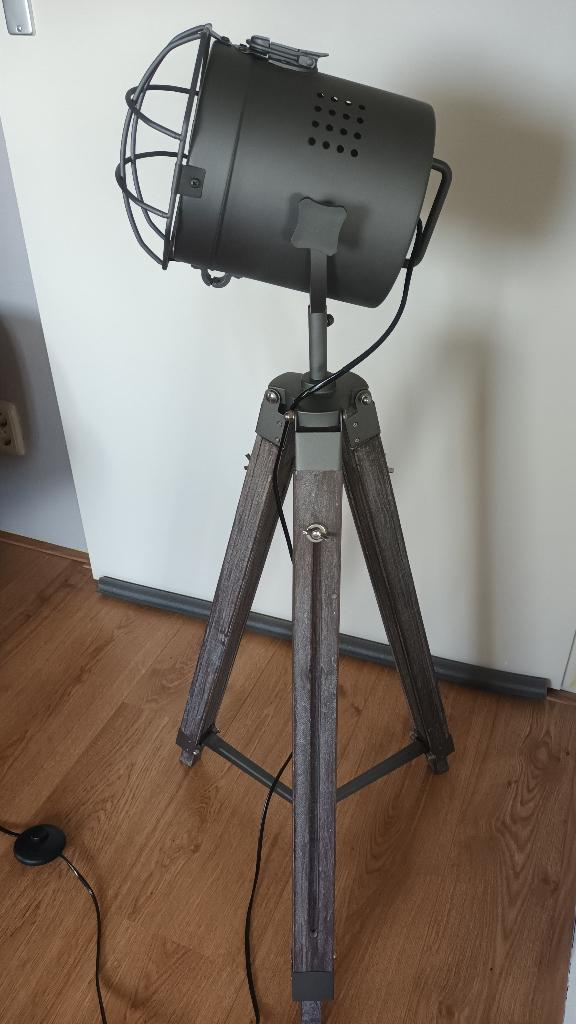 Industriële vloer lamp, Huis en Inrichting, Lampen | Hanglampen, Ophalen, Zo goed als nieuw, Hout, 75 cm of meer