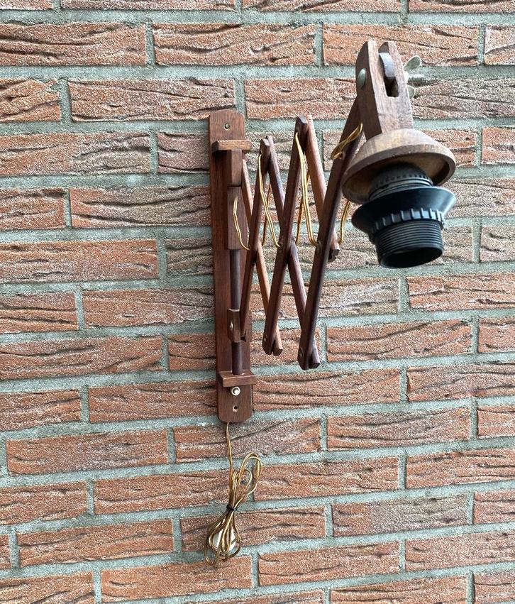 Leuke Vintage Schaarlamp - retro teak hout mid century, Huis en Inrichting, Lampen | Wandlampen, Gebruikt, Hout, Ophalen of Verzenden