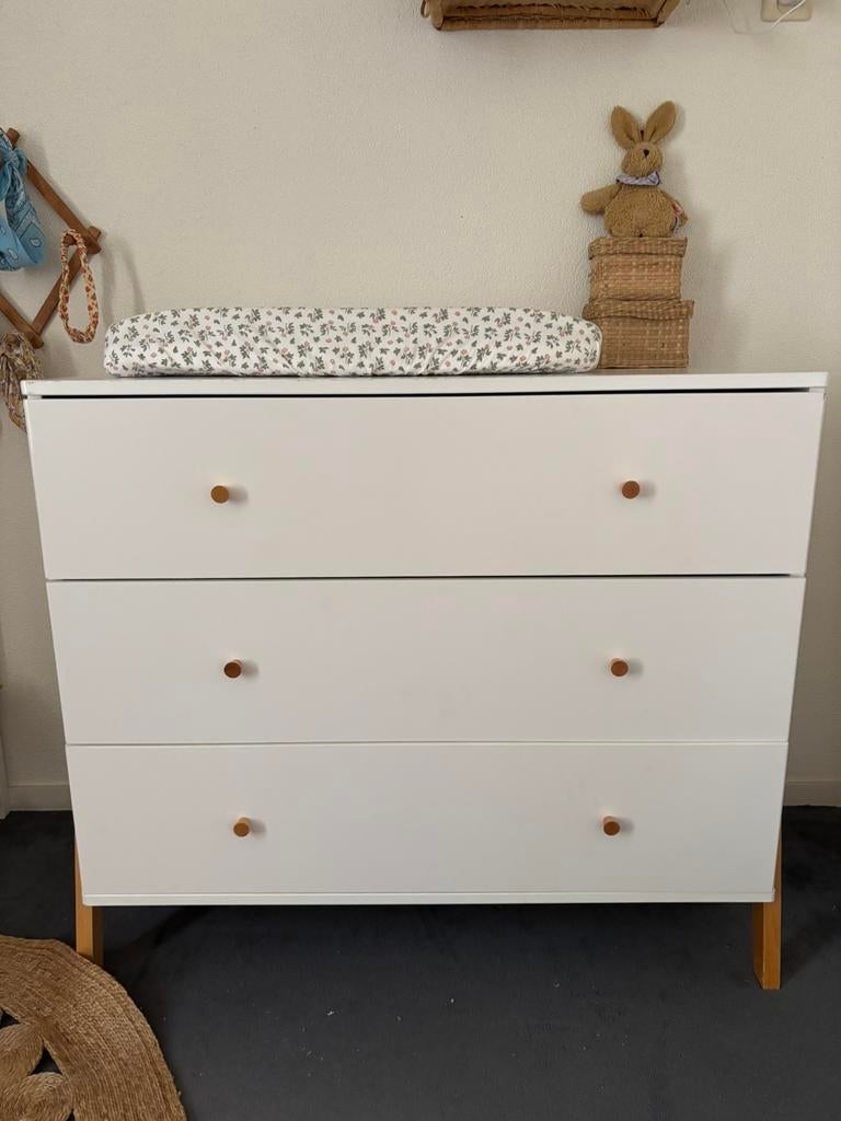 Commode hout wit van Petit Amelie model “Brise”, Kinderen en Baby's, Kinderkamer | Commodes en Kasten, Ophalen, 50 tot 70 cm, 90 tot 105 cm