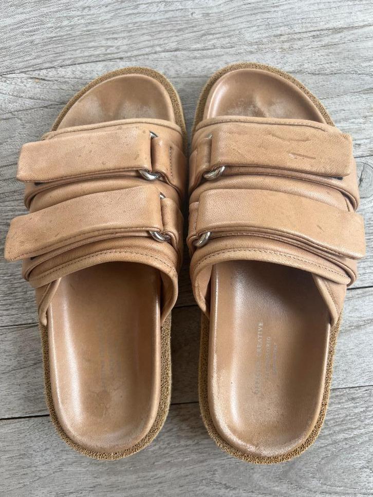 Officine Creative Italiaanse slippers, maat 39, Kleding | Dames, Schoenen, Zo goed als nieuw, Slippers, Beige, Verzenden