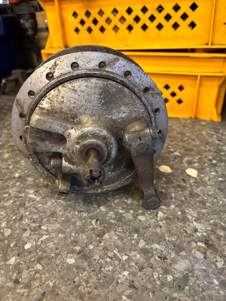 Honda C50 Voorwiel Naaf - Gebruikt, Fietsen en Brommers, Brommeronderdelen | Algemeen, Gebruikt, Overige typen, Ophalen of Verzenden