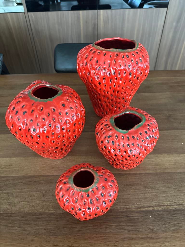 Set van 4 aardbeien vazen/potten, Antiek en Kunst, Ophalen of Verzenden