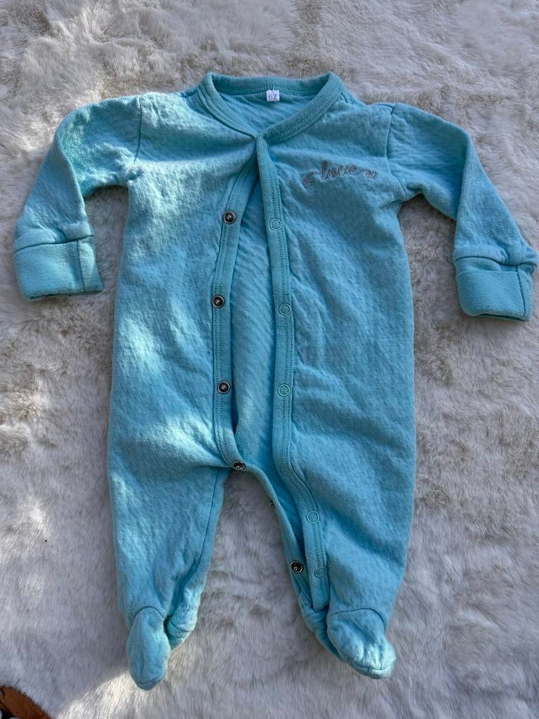 Blauwe baby romper maat 62 met 'love' borduursel, Ophalen of Verzenden, Gebruikt, Jongetje of Meisje