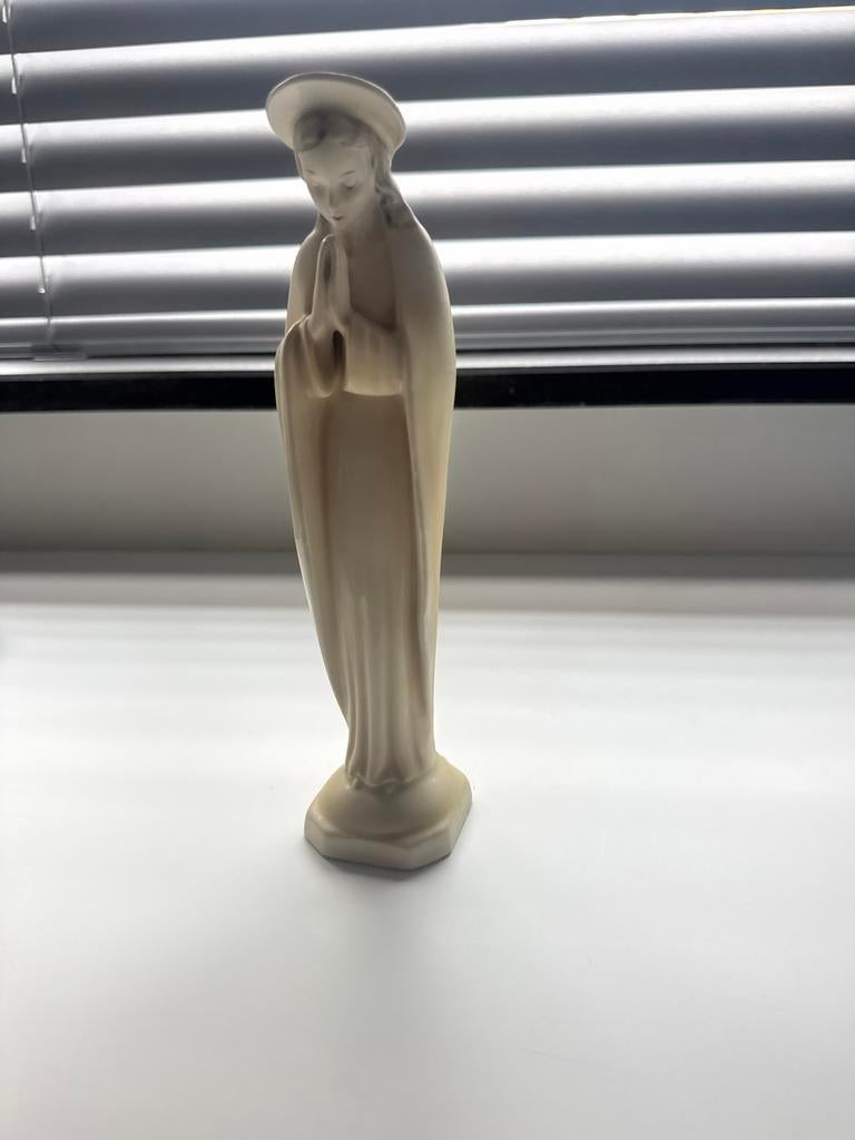 Beeldje van Maria, Ophalen