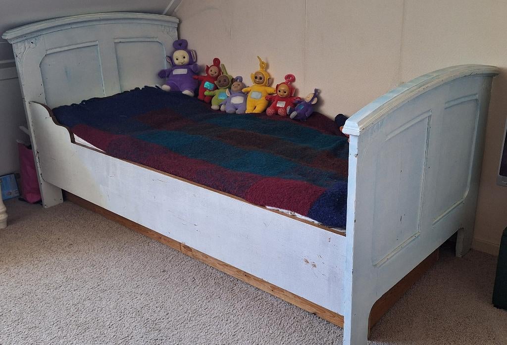 Brocante ledikant, Ophalen