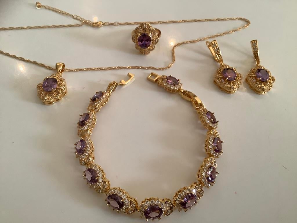 Nieuw set armband ring oorbellen ketting hanger 18 k GP, Overige materialen, Overige voorstellingen, Verzenden, Nieuw