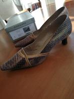 Bijna NIEUWE PETER KAISER schoenen maat 7 139.95 NU 27.50, Kleding | Dames, Schoenen, Bruin, Dansschoenen, Ophalen of Verzenden