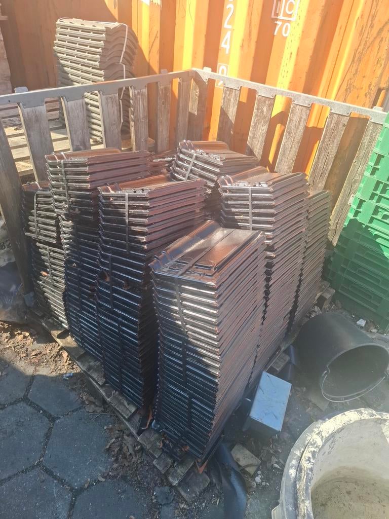 Thule du nord, Mat zwart verglaasd dakpannen, Ophalen, Steen of Klei, Zwart, Nieuw