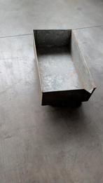 2 gegalvaniseerde AFTAP BAKKEN, zie omschrijving., Ophalen