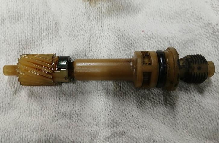 Gezocht: Tandwiel kilometerteller golf 2 mk2 automaat, Auto-onderdelen, Transmissie en Toebehoren, Volkswagen, Ophalen of Verzenden