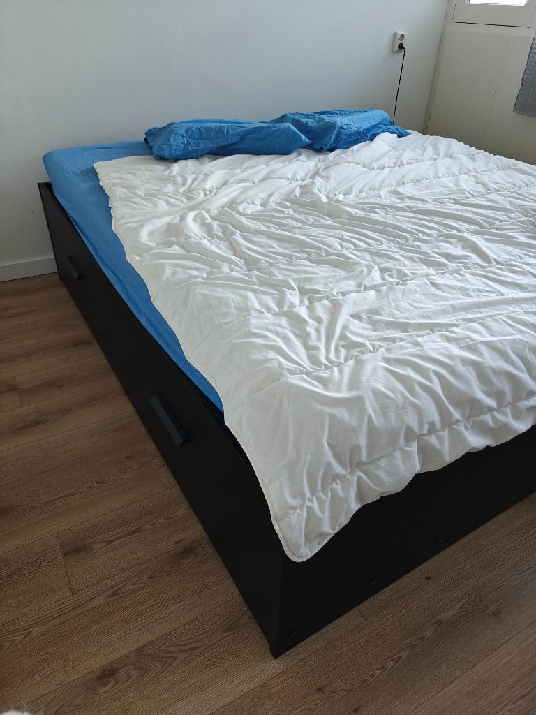 Gratis Groot Bed/Free Large Bed 205 cm x 190 cm, Ophalen, Gebruikt, Steigerhout, Tweepersoons