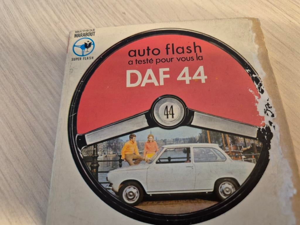 Zeldzaam dik boek Daf 44 jaren 60 135blz in mooie staat, Boeken, Auto's | Boeken, Ophalen of Verzenden