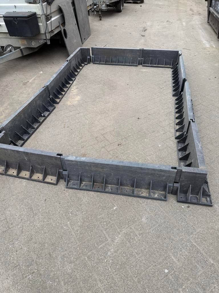 KLP Compositie fundering schuurtje, Ophalen, Gebruikt