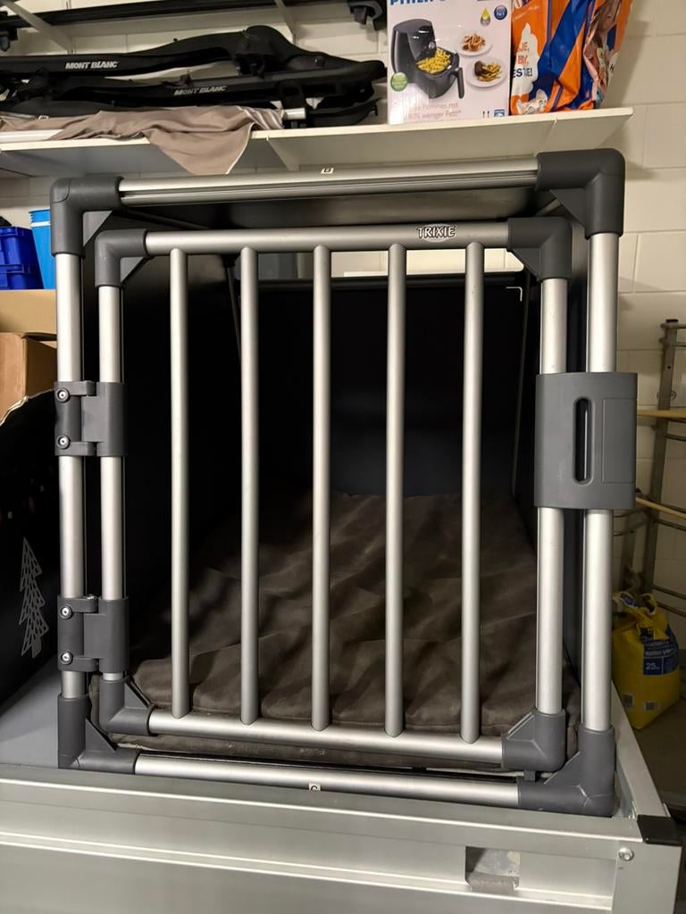 Trixie vervoersbox/autobench maat m/l, Ophalen, Zo goed als nieuw