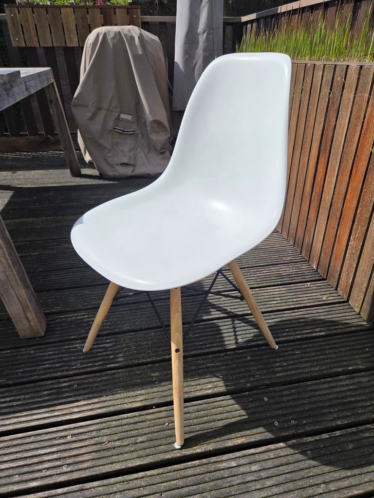 4 Witte Eames DSW stoelen met houten poten. Prima imitaties, Modern, Scandinavisch, Eames DSW stijl, Gebruikt, Wit, Eén