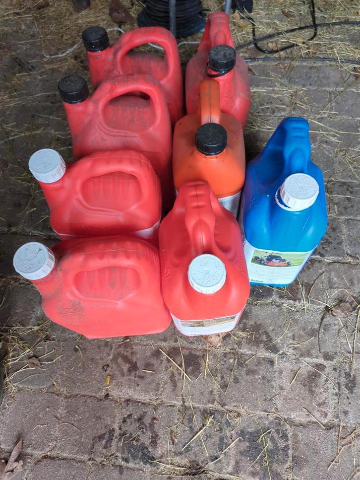 5 liter jerrycans - meerdere beschikbaar, Auto diversen, Overige Auto diversen, Ophalen of Verzenden