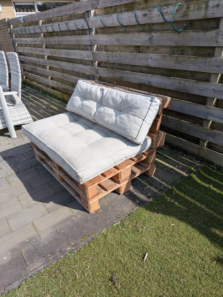 Palletbankje met kussens - goede kwaliteit, Tuin en Terras, Tuinbanken, Ophalen, Gebruikt, Hout