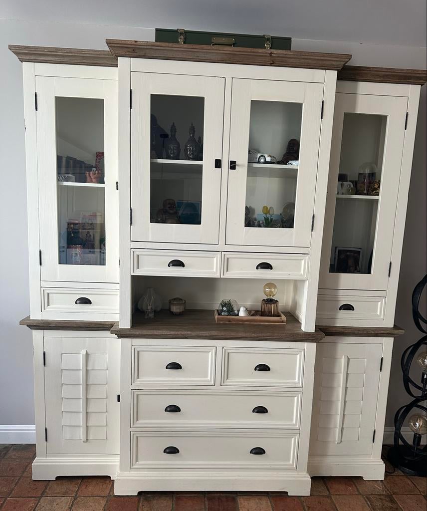 Landelijke buffetkast 200x217 cm - Zo goed als nieuw., Huis en Inrichting, Ophalen, 200 cm of meer, 150 tot 200 cm, Met lade(s)