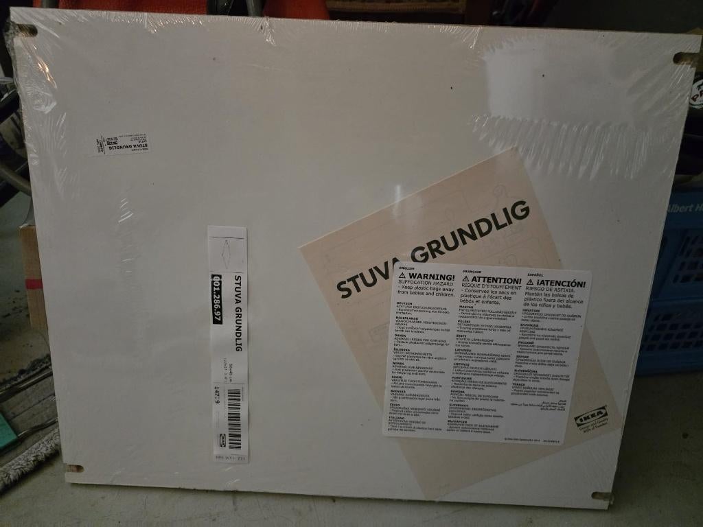 IKEA STUVA GRUNDLIG plank – in verpakking, Ophalen, 50 tot 100 cm, Zo goed als nieuw, Minder dan 100 cm