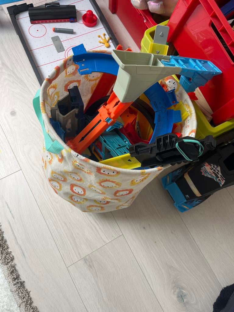 Hot Wheels banen en onderdelen met tas, Kinderen en Baby's, Speelgoed | Racebanen, Zelf te bouwen, Ophalen of Verzenden, Hot Wheels