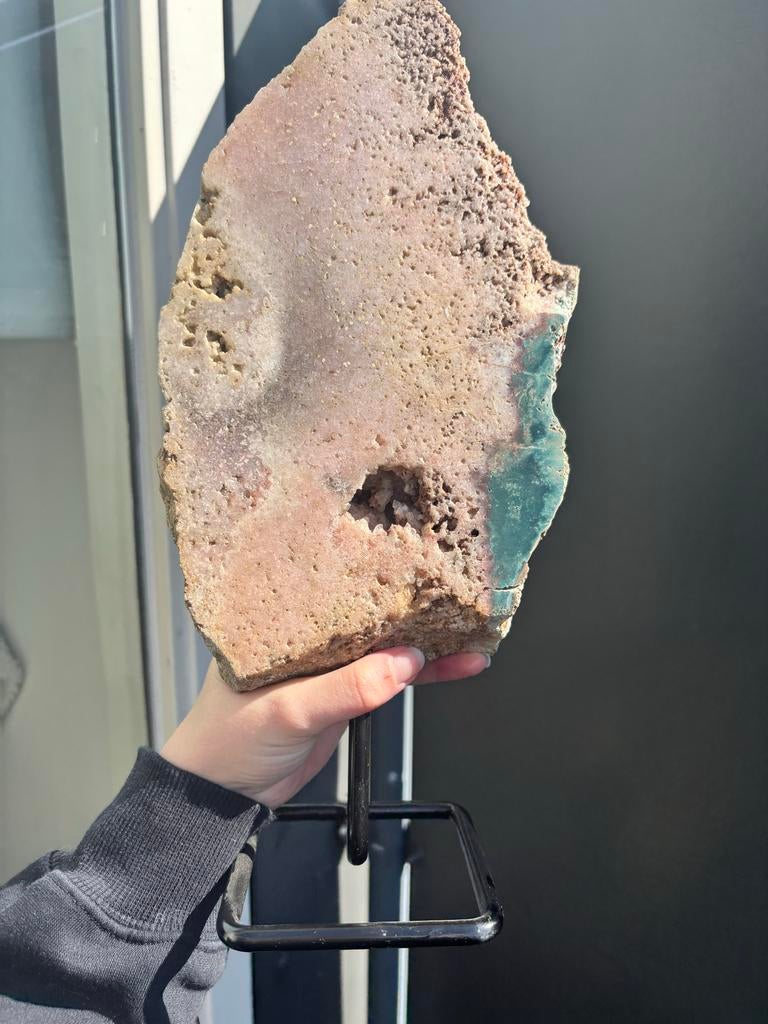 Roze amethist op standaard, Sieraden, Tassen en Uiterlijk, Edelstenen, Ophalen of Verzenden, Gebruikt