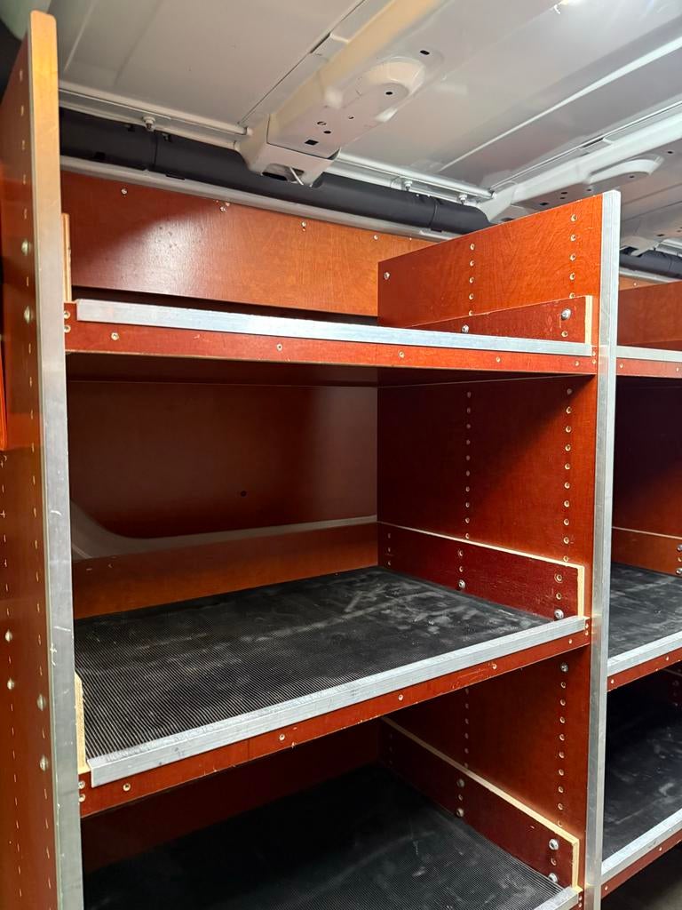 Zgan bedrijfsauto inrichting, Ophalen, Zo goed als nieuw