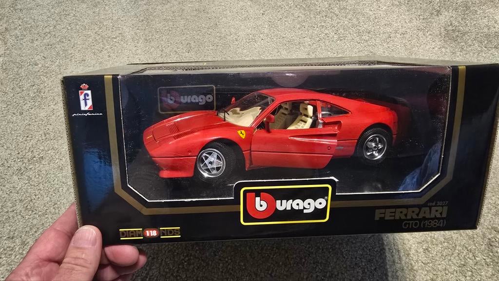 Burago Ferrari GTO 1984 - 1:18 modelauto - Nieuw in doos, Ophalen of Verzenden