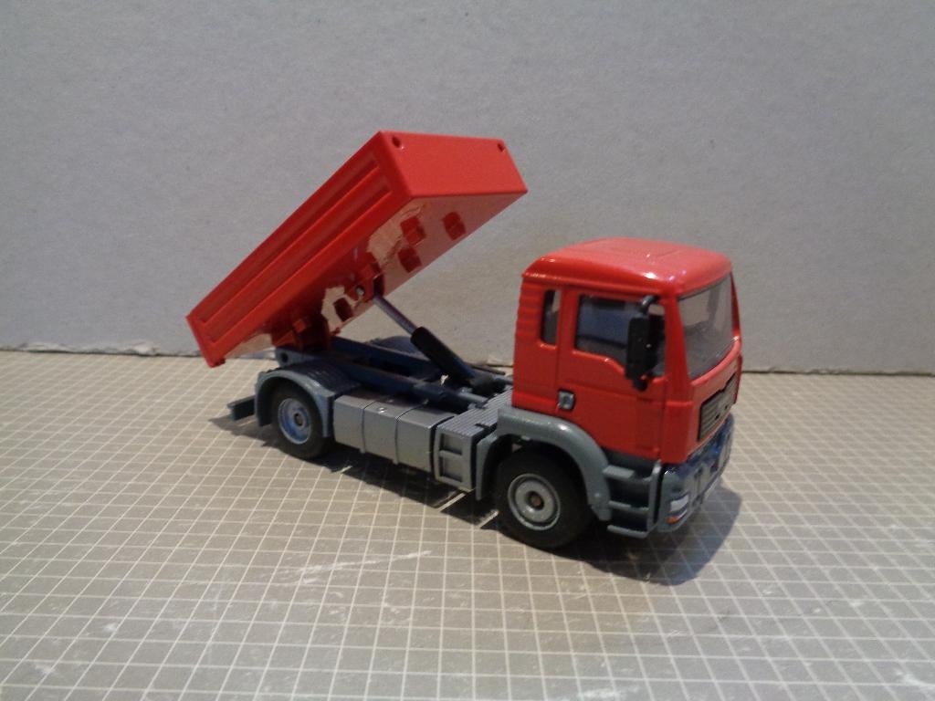 siku man kipper, Hobby en Vrije tijd, Modelauto's | 1:50, Ophalen of Verzenden, Zo goed als nieuw, Bus of Vrachtwagen, SIKU