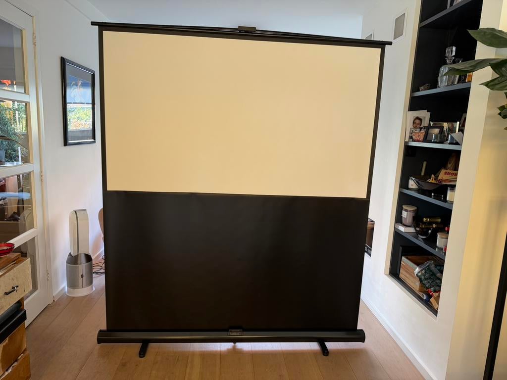 Projectie scherm van top kwaliteit; inklapbaar van Lumene, Ophalen, Zo goed als nieuw