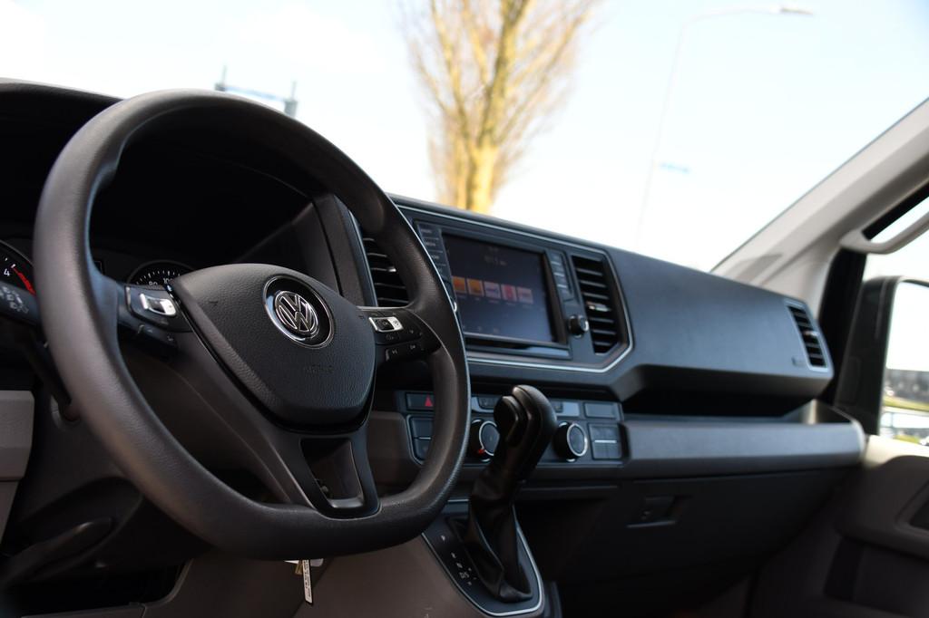 Volkswagen Crafter 35 2.0 TDI L3H2 DC Highline Black Edition, Gebruikt, 4 cilinders, Volkswagen, Zwart