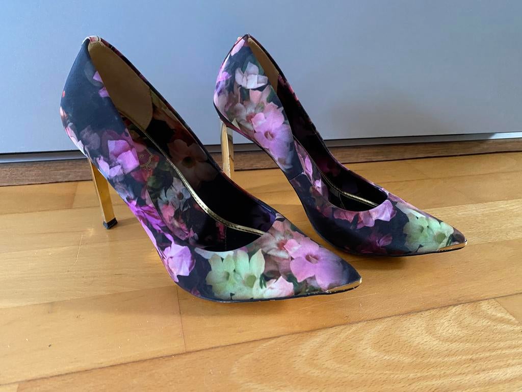 Ted baker vrolijke pumps 37, zo goed als nieuw, gouden hakje, Pumps, Overige kleuren, Ophalen of Verzenden, Zo goed als nieuw