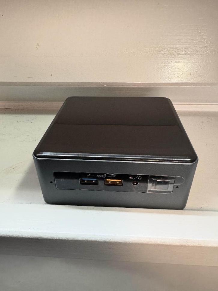 Intel NUC I5, Computers en Software, Desktop Pc's, Zo goed als nieuw, 2 tot 3 Ghz, SSD, 8 GB, Met videokaart, Ophalen of Verzenden