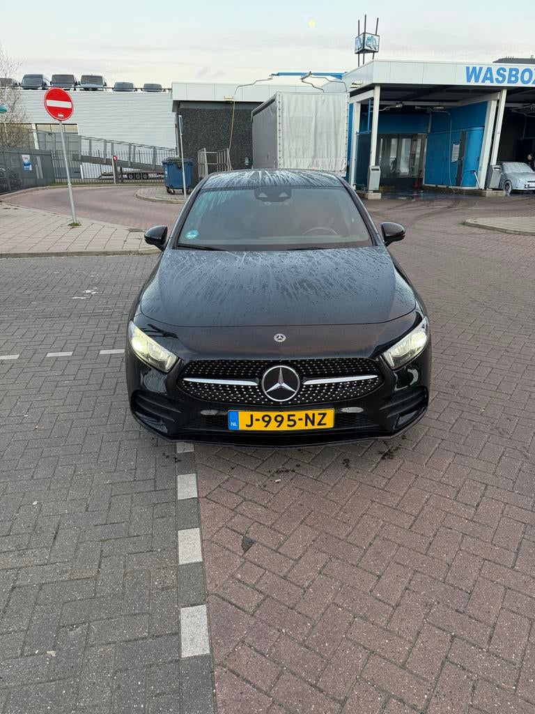 Mercedes-Benz A-Klasse A 180, Amg pakket 136pk 2020 Zwart, 136 pk, 680 kg, 4 cilinders, Zwart