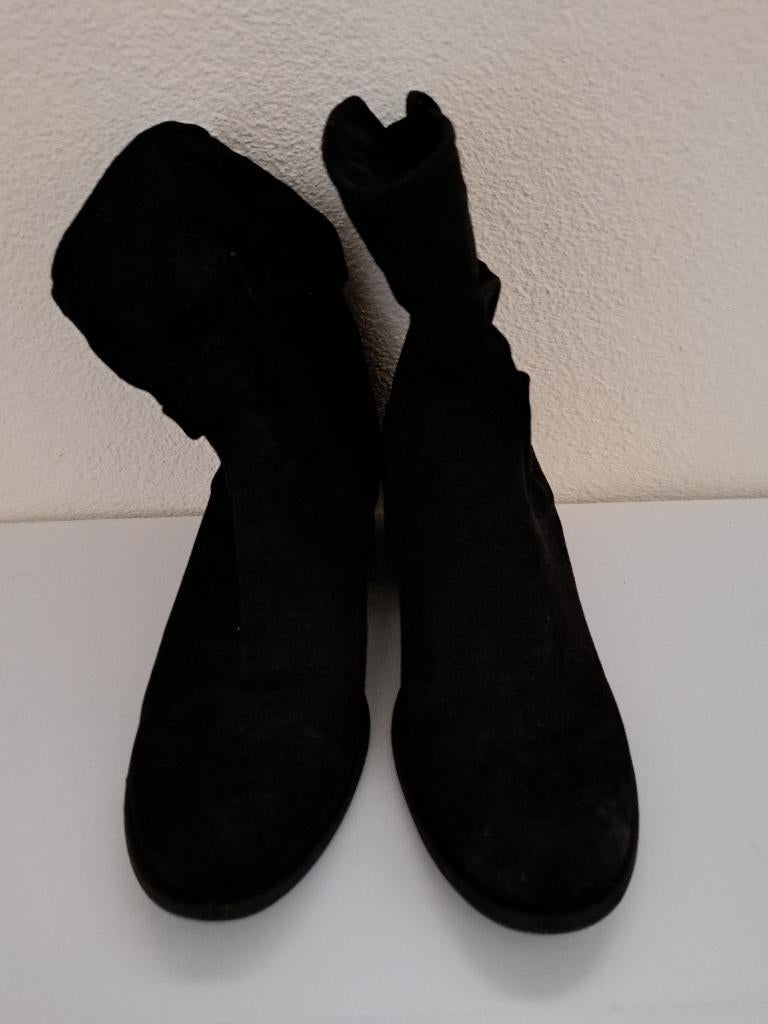 Zwarte suède enkellaarzen laarzen maat 41 met blokhak, Kleding | Dames, Schoenen, Zwart, Lage of Enkellaarzen, Ophalen of Verzenden