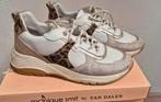 Sneakers wit leer suede tijgerprint maat 39 van dalen, Kleding | Dames, Schoenen, Wit, Ophalen of Verzenden, Van Dalen, Sneakers of Gympen