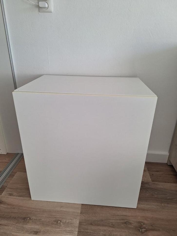Wit IKEA kastje met verstelbare planken, Huis en Inrichting, Kasten | Overige, Zo goed als nieuw, Ophalen