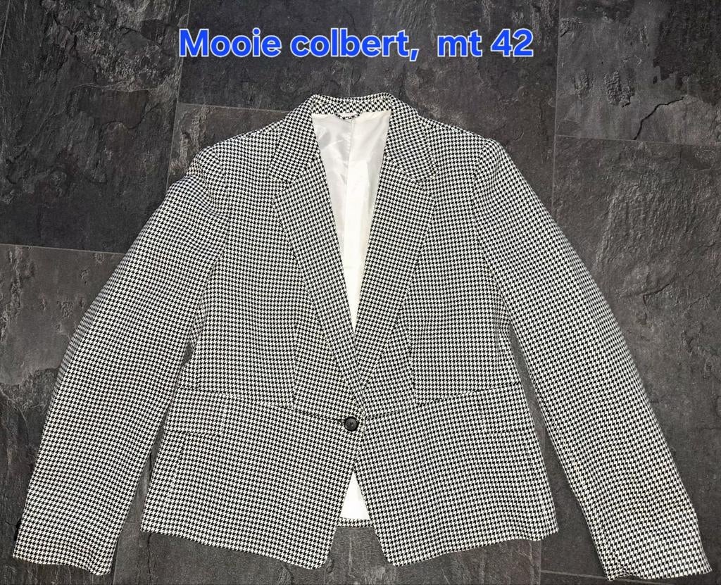 Mooie colbert jas, mt L, als nieuw


In Thailand bij de klee, Kleding | Heren, Kostuums en Colberts, Ophalen of Verzenden, Zo goed als nieuw