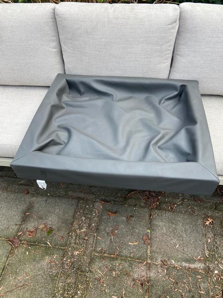 Lounge dog bed/ hondenmand 70 x 85, Dieren en Toebehoren, Hondenmanden, Zo goed als nieuw, Ophalen of Verzenden