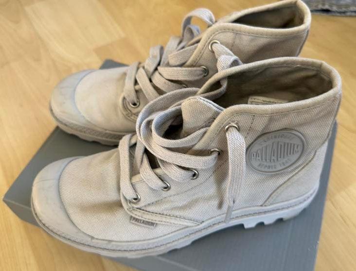 Palladium 37 NIEUW, Nieuw, Ophalen of Verzenden, Sneakers of Gympen, Grijs