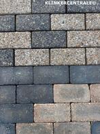 15m2 grijs betonklinkers keiformaat bkk bss oprit/terras, Tuin en Terras, Bij dit gebruikte product niet meer te achterhalen.